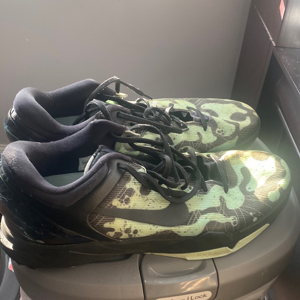 2012 Zoom Kobe 7 System 'Mint Poison Dart Frog' (Used)